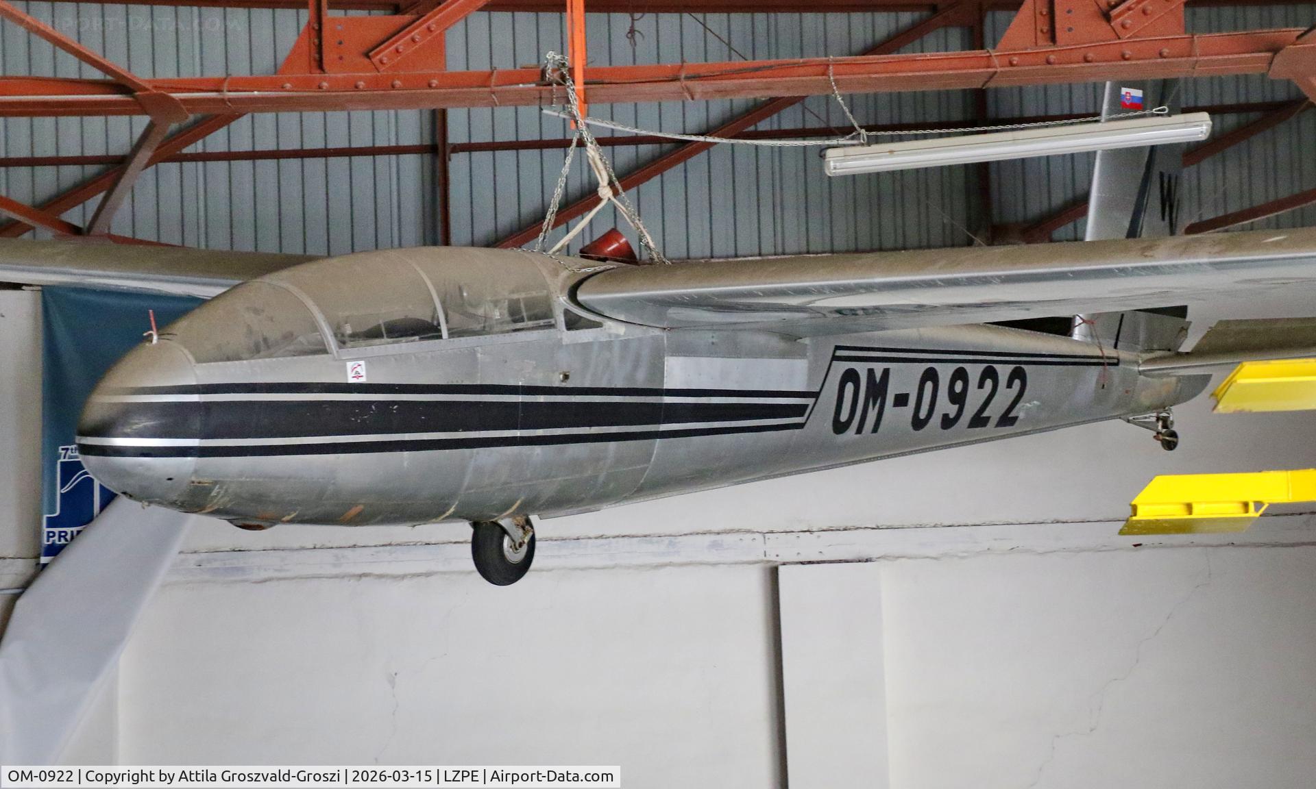 OM-0922, 1960 Let L-13 Blanik C/N 171305, LZPE - Prievidza Airport, Slovakia