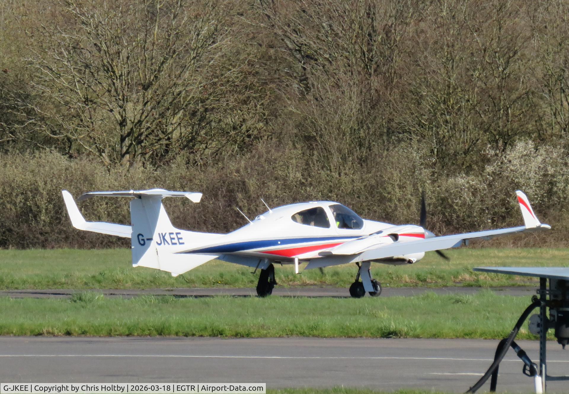 G-JKEE, 2015 Diamond DA-42NG Twin Star C/N 42.N179, Visiting Elstree (EGTR)