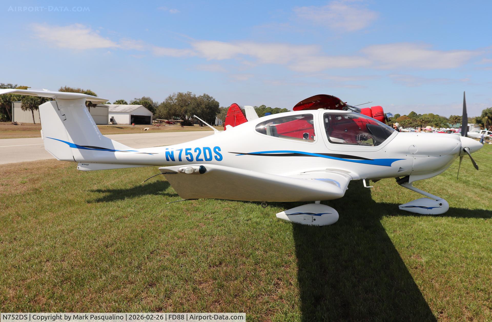 N752DS, 2007 Diamond DA-40 Diamond Star C/N 40.752, Diamond DA-40