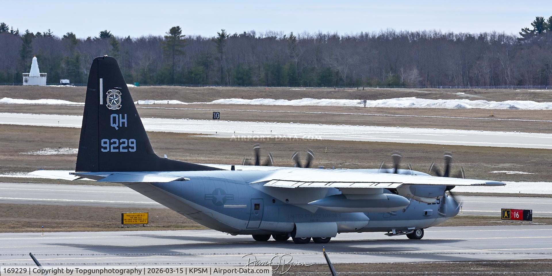 169229, 2017 Lockheed Martin KC-130J Hercules Hercules C/N 382-5820, RANGER91 holding short RW16