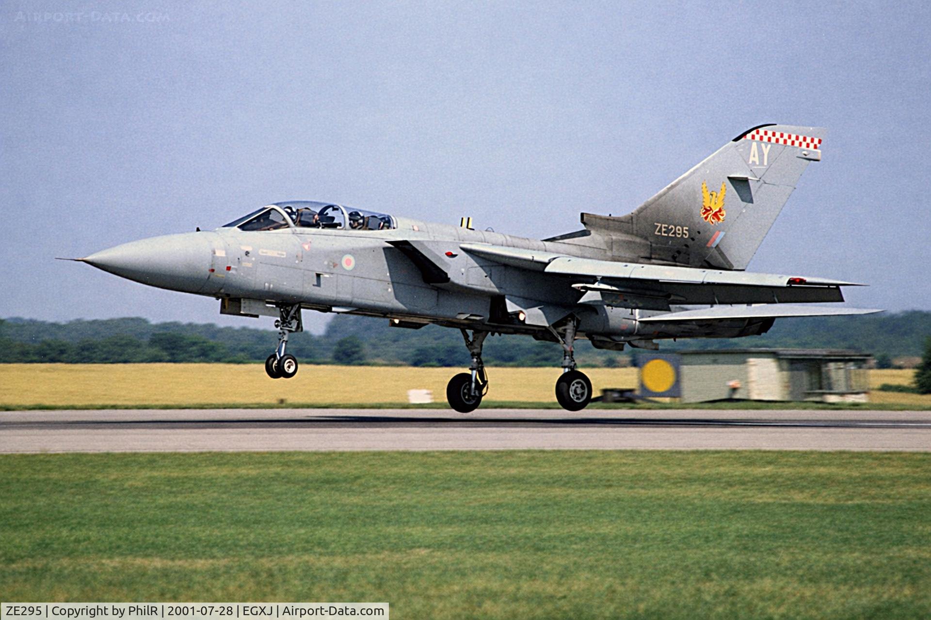 ZE295, 1987 Panavia Tornado F.3 C/N AS040/633/3283, ZE295 1987 Panavia Tornado F3 RAF RIAT Cottismore 