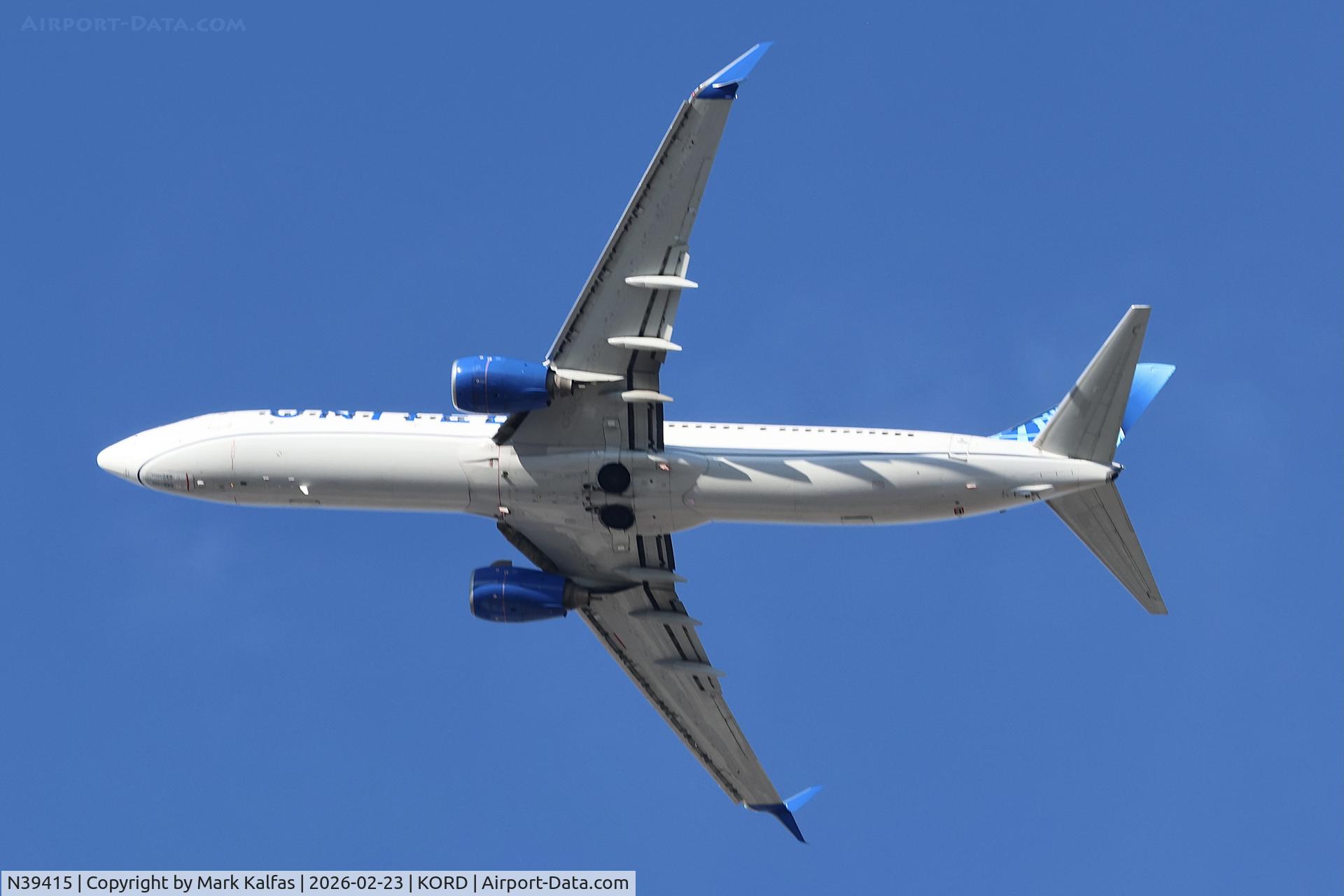 N39415, 2008 Boeing 737-924/ER C/N 32826, B739 United Airlines Boeing 737-924/ER N39415 departing 28R KORD
