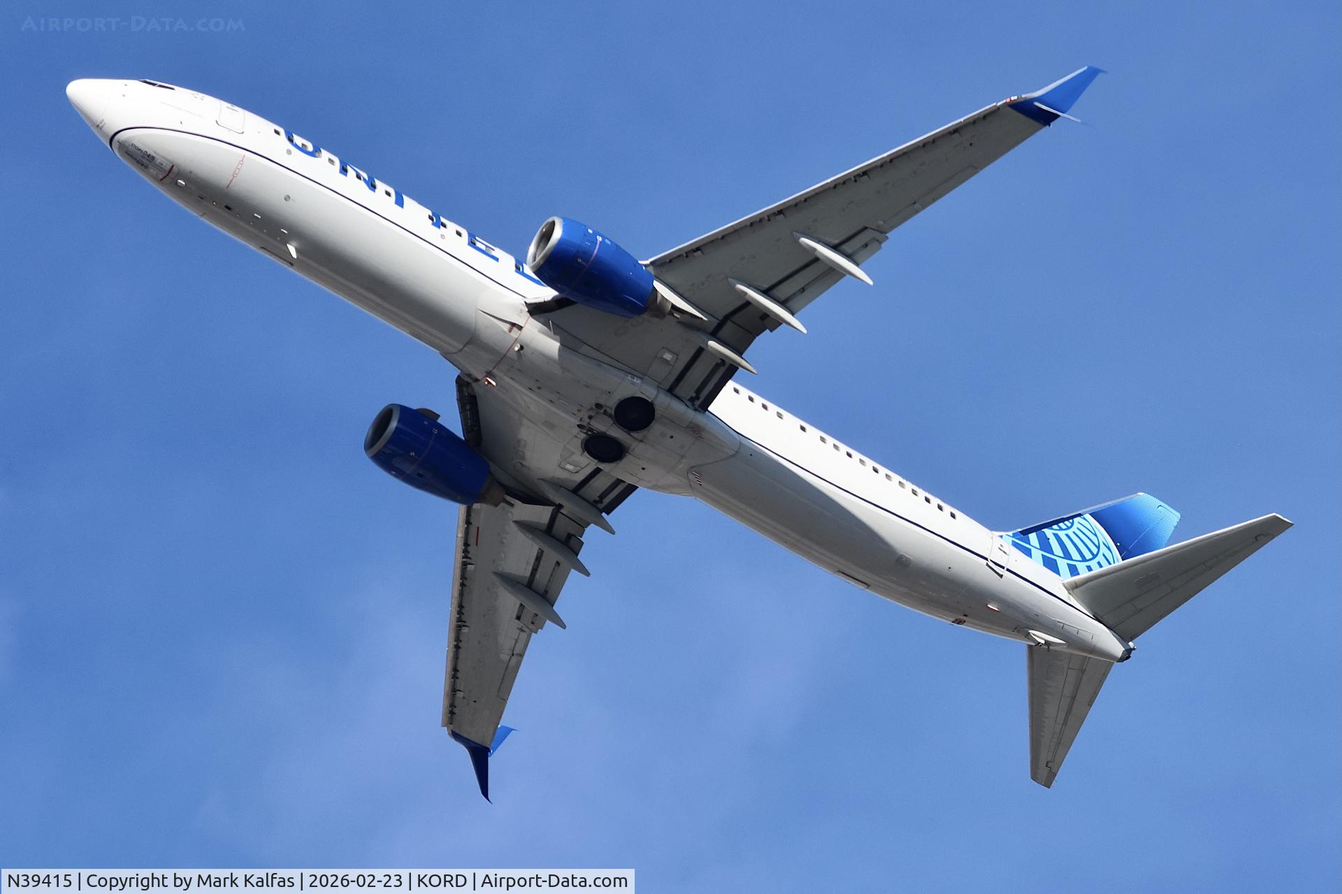 N39415, 2008 Boeing 737-924/ER C/N 32826, B739 United Airlines Boeing 737-924/ER N39415 departing 28R KORD