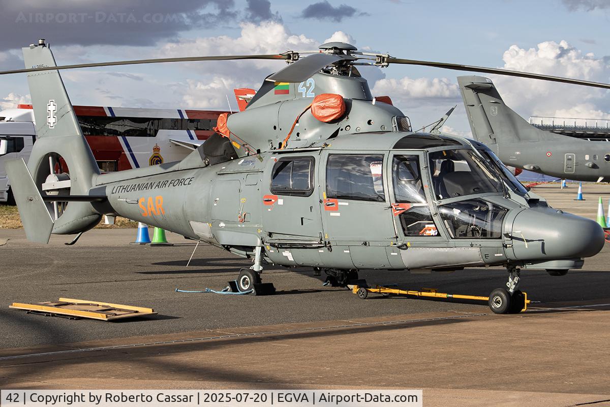 42, Aérospatiale SA 365N3 Dauphin 2 C/N 7013, RIAT 2025