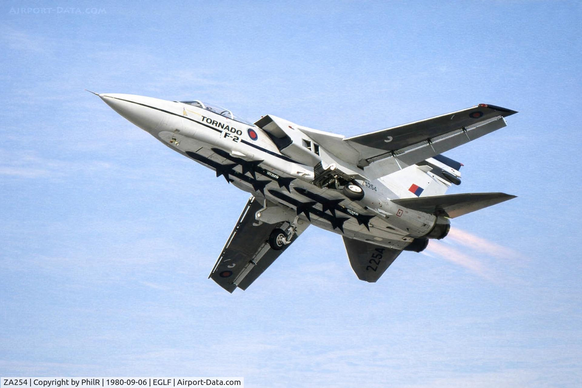 ZA254, 1979 Panavia Tornado F.2 C/N A01/003/AA001, ZA254 1979 Panavia Tornado F2 RAF SBAC 09.80(4).jpg
