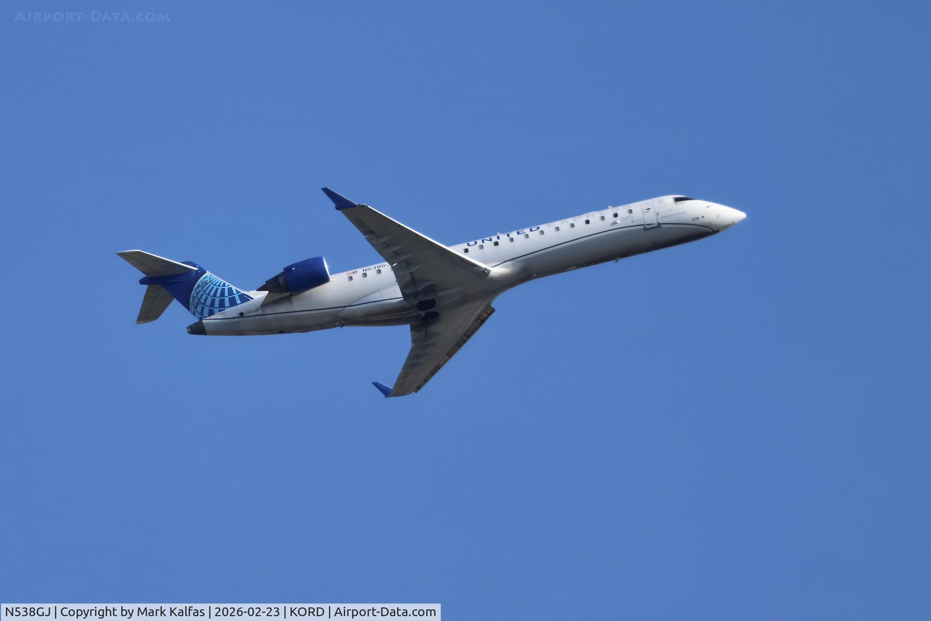 N538GJ, 2006 Bombardier CL-600-2C11 C/N 10254, CRJ700 GoJet / United Express Embraer CRJ550, N538GJ departing 28R KORD