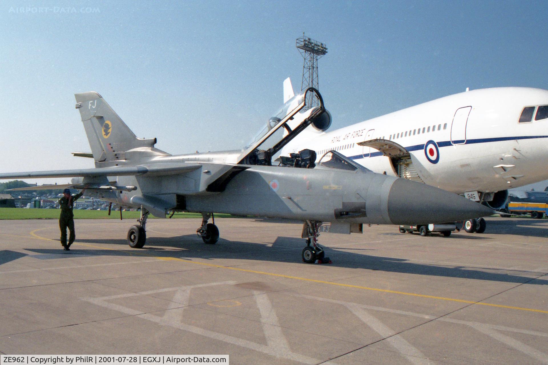 ZE962, 1989 Panavia Tornado F.3 C/N 3372, ZE962 1989 Panavia Tornado F3 RAF RIAT Cottismore 
