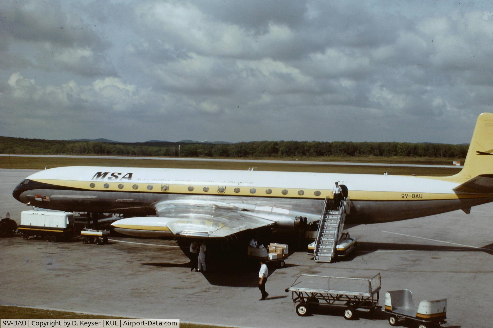 9V-BAU, 1957 De Havilland DH.106 Comet 4 C/N 6406, Digitised from personal slide collection. Written on slide - K.Lumpar Airport off to Pnom Penh