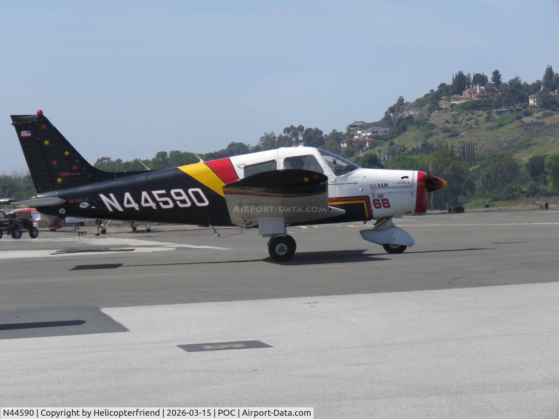 N44590, 1974 Piper PA-28-140 Cherokee Cruiser C/N 28-7425429, Entering taxiway Sierra