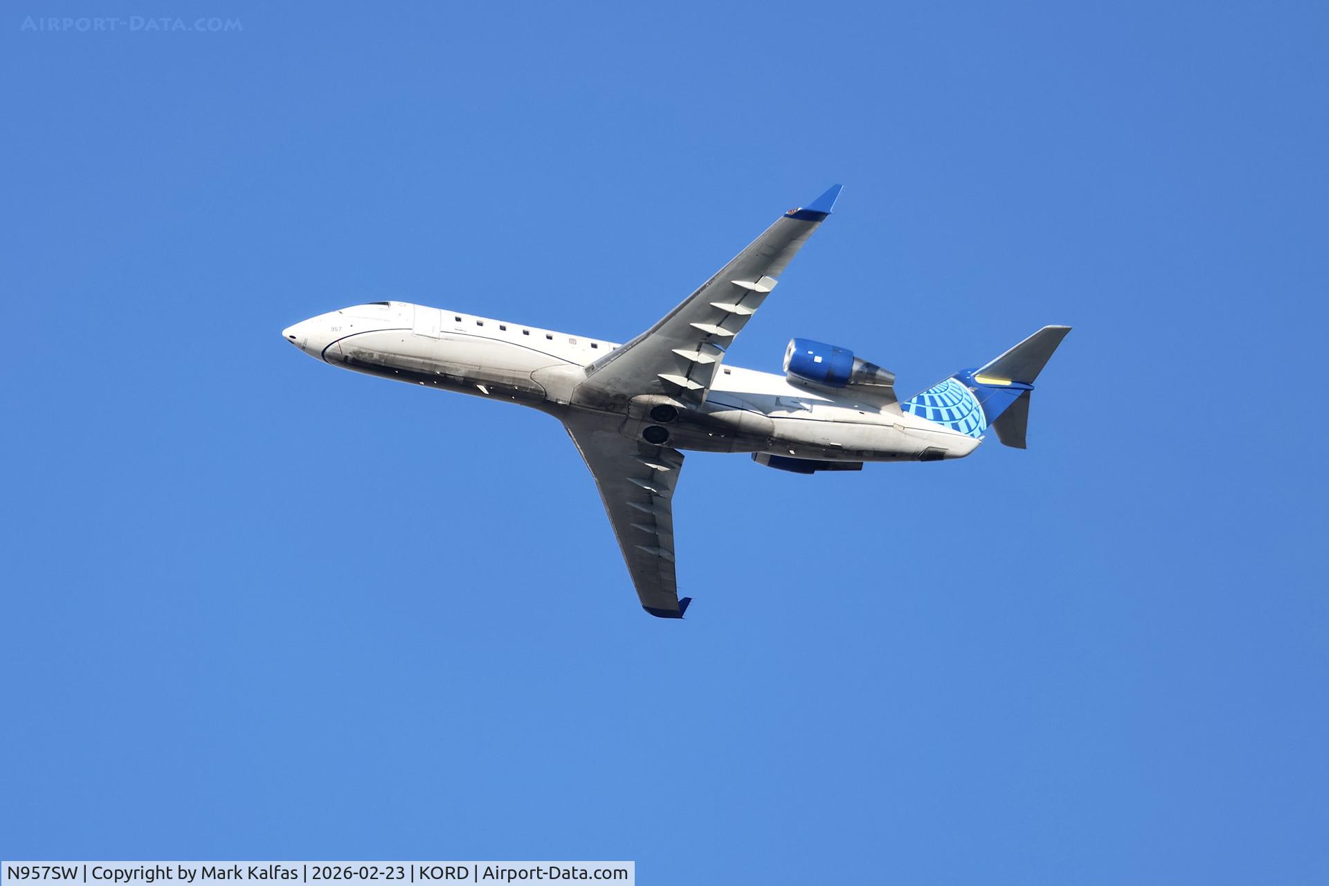 N957SW, 2003 Bombardier CRJ-200LR (CL-600-2B19) C/N 7829, CRJ2 SkyWest;.United Express CL-600-2B19, N957SW departing 28R KORD