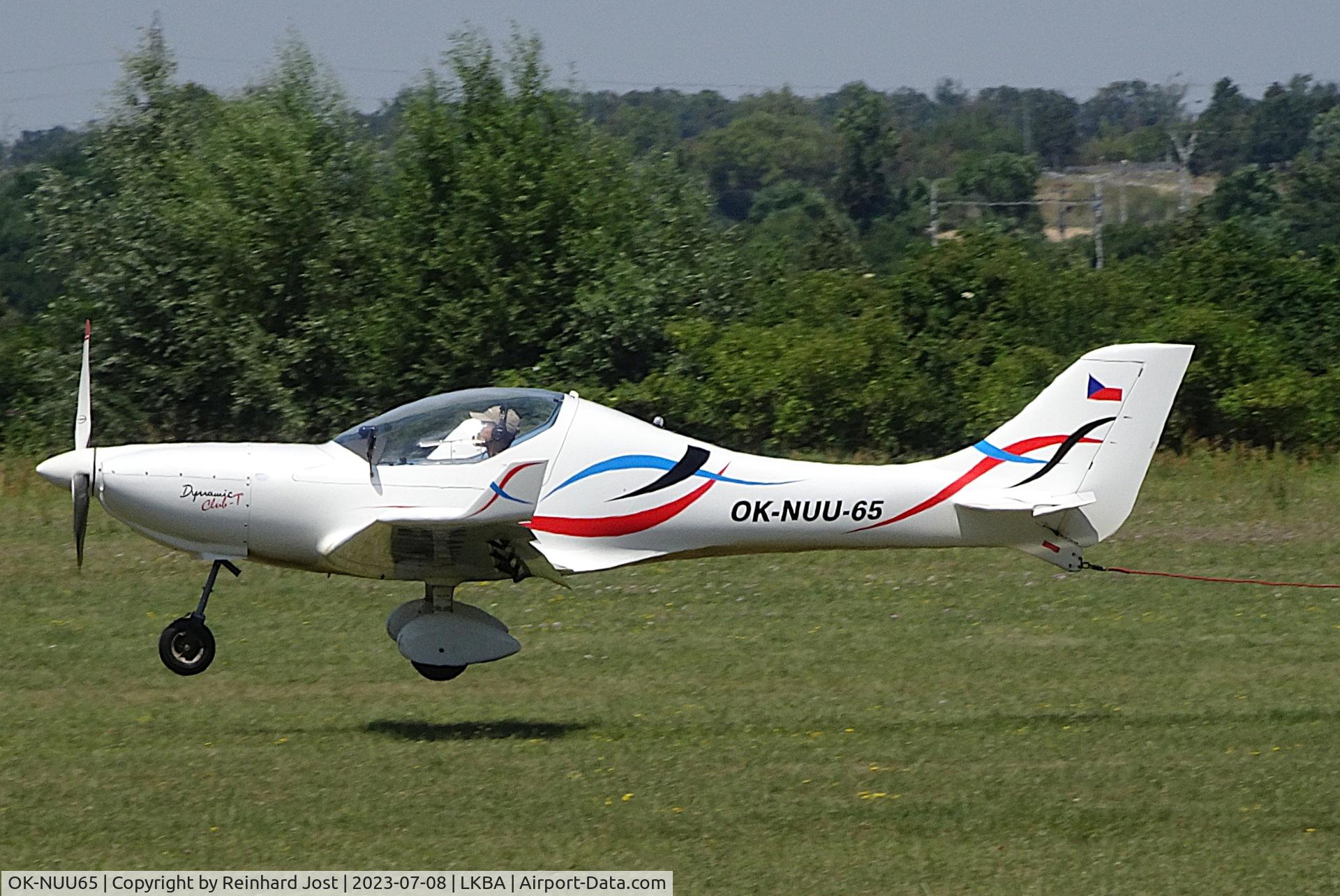 OK-NUU65, Aerospool WT9 Dynamic LSA Club C/N DY-224, Dynamic Club-T (T for tow) returning after a glider tow for a smooth landing at Breclav.