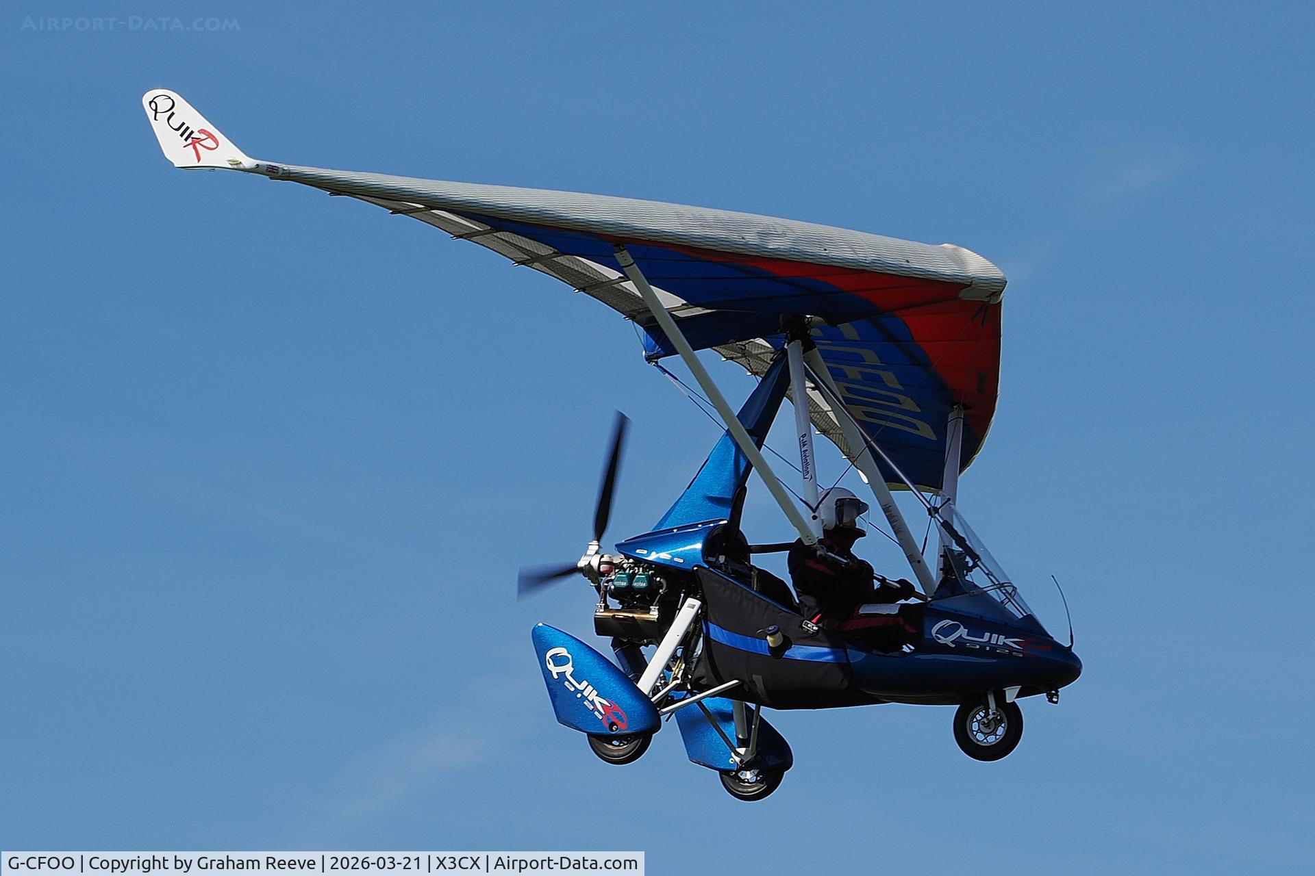 G-CFOO, 2008 P&M Aviation QuikR C/N 8413, Landing at Northrepps.