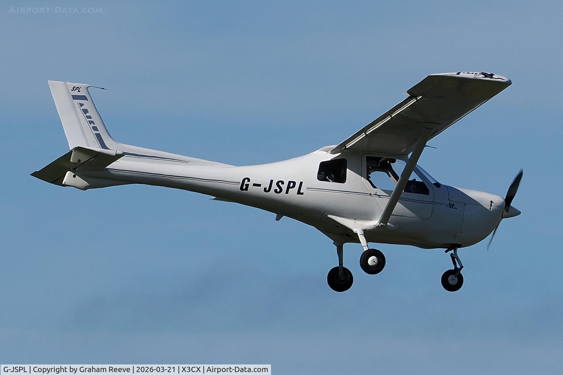 G-JSPL, 2001 Jabiru SPL-450 C/N PFA 274A-13604, Landing at Northrepps.