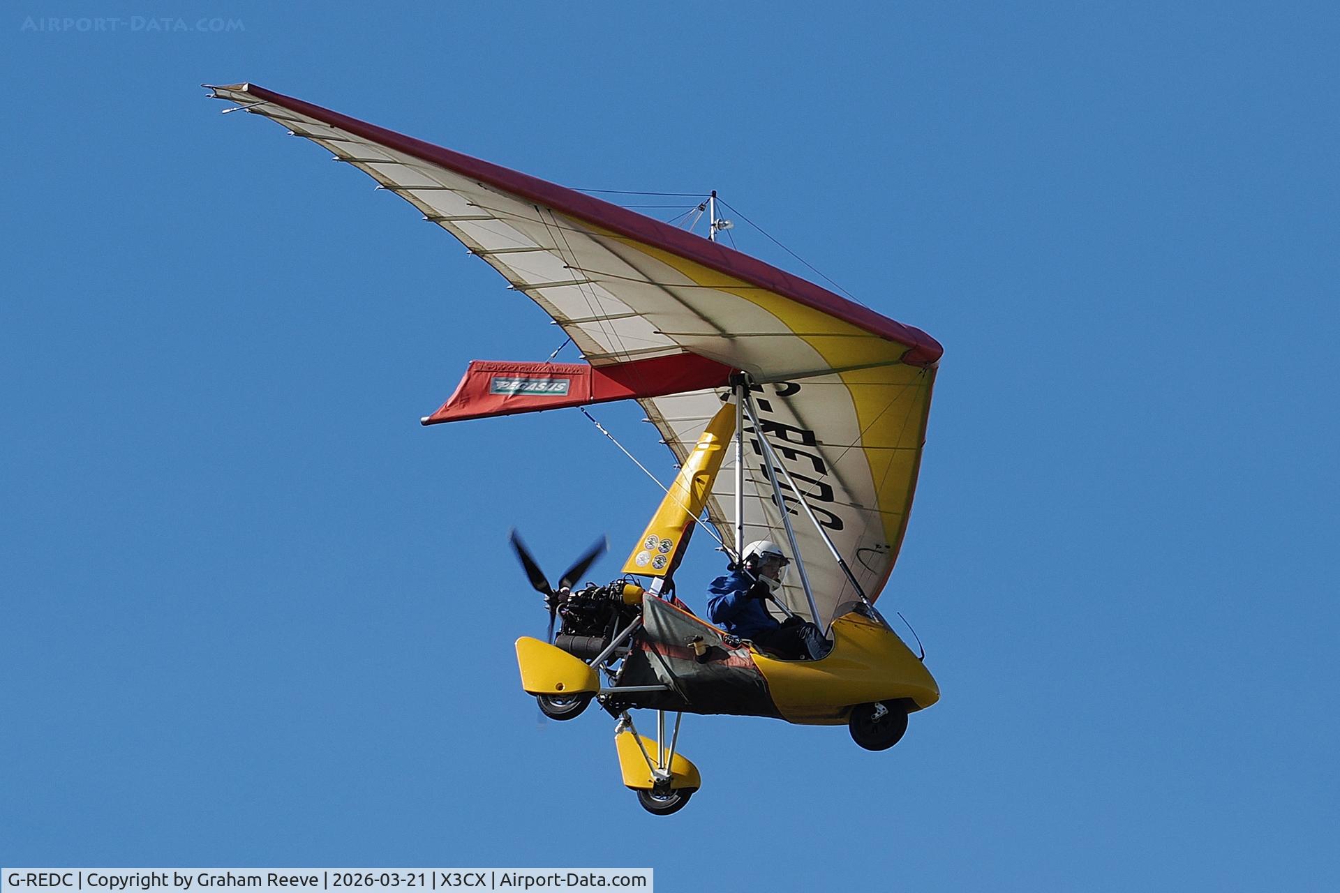 G-REDC, 1999 Pegasus Quantum 15-912 C/N 7572, Landing at Northrepps.
