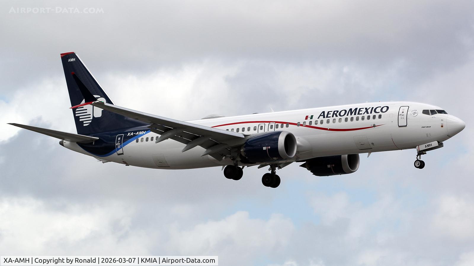XA-AMH, 2025 Boeing 737 MAX 8 C/N 62959, at mia