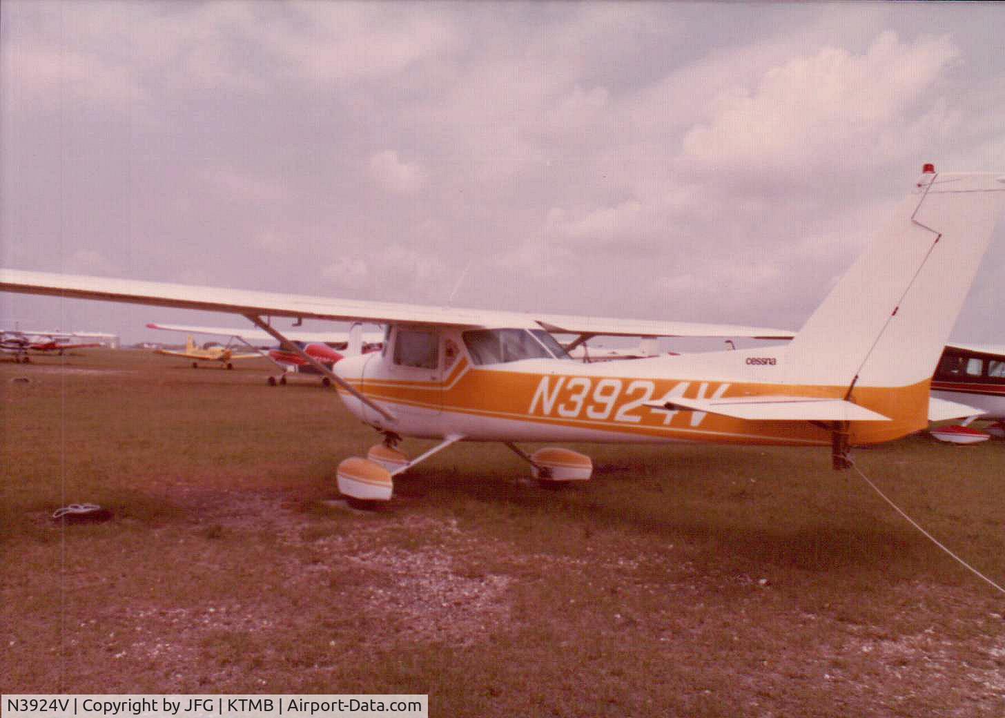 N3924V, Cessna 150M C/N 15076654, Late 1978