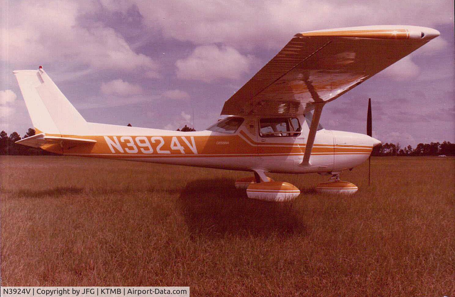 N3924V, 2008 Infinity Power Parachutes CLASSIC 2005 C/N IPP5-312, Late 1978