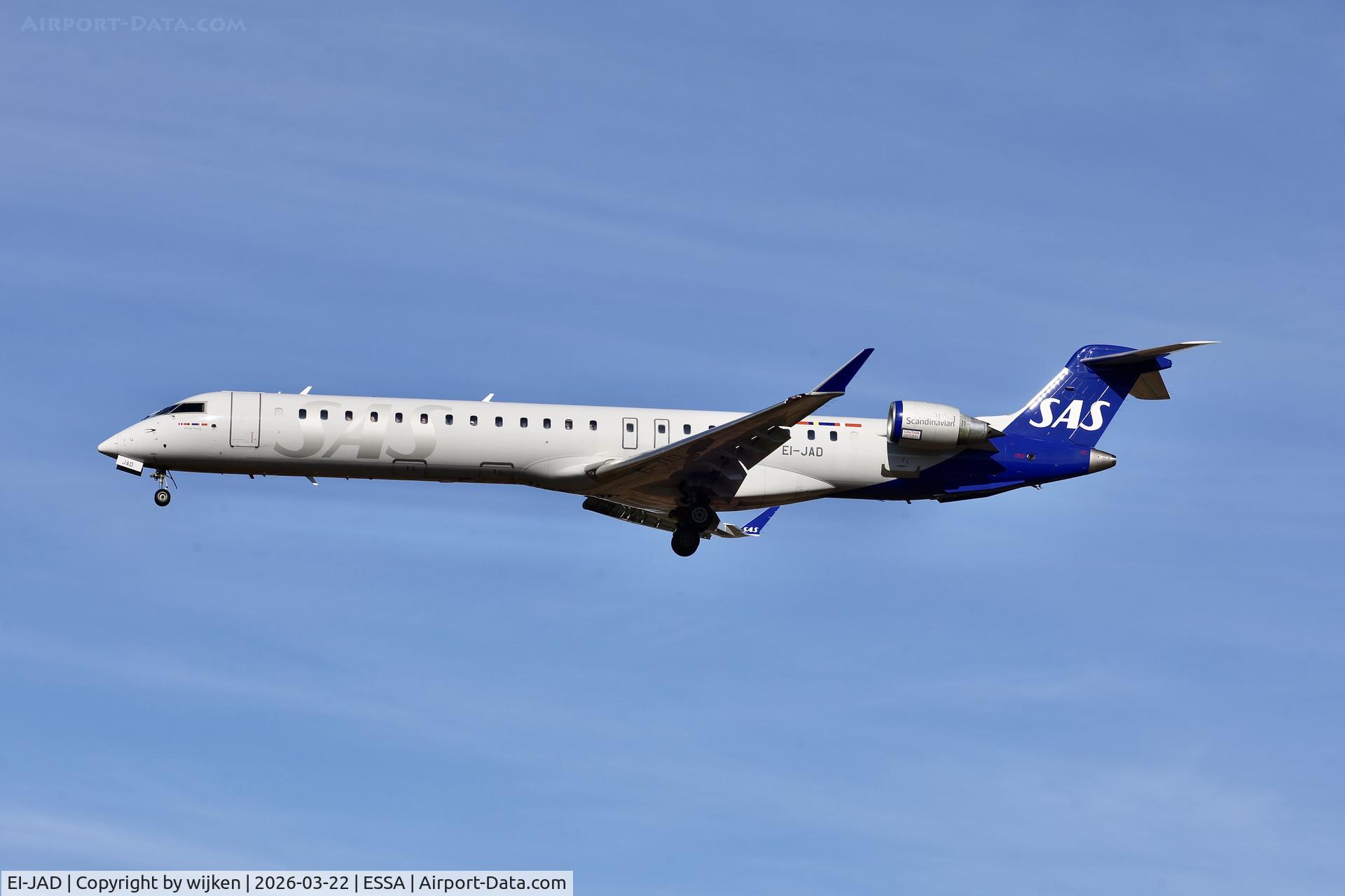 EI-JAD, 2010 Bombardier CRJ-900ER (CL-600-2B24) C/N 15261, Rwy 26
