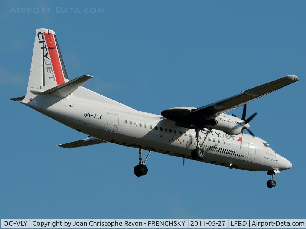 OO-VLY, 1990 Fokker 50 C/N 20181, landing runway 23
