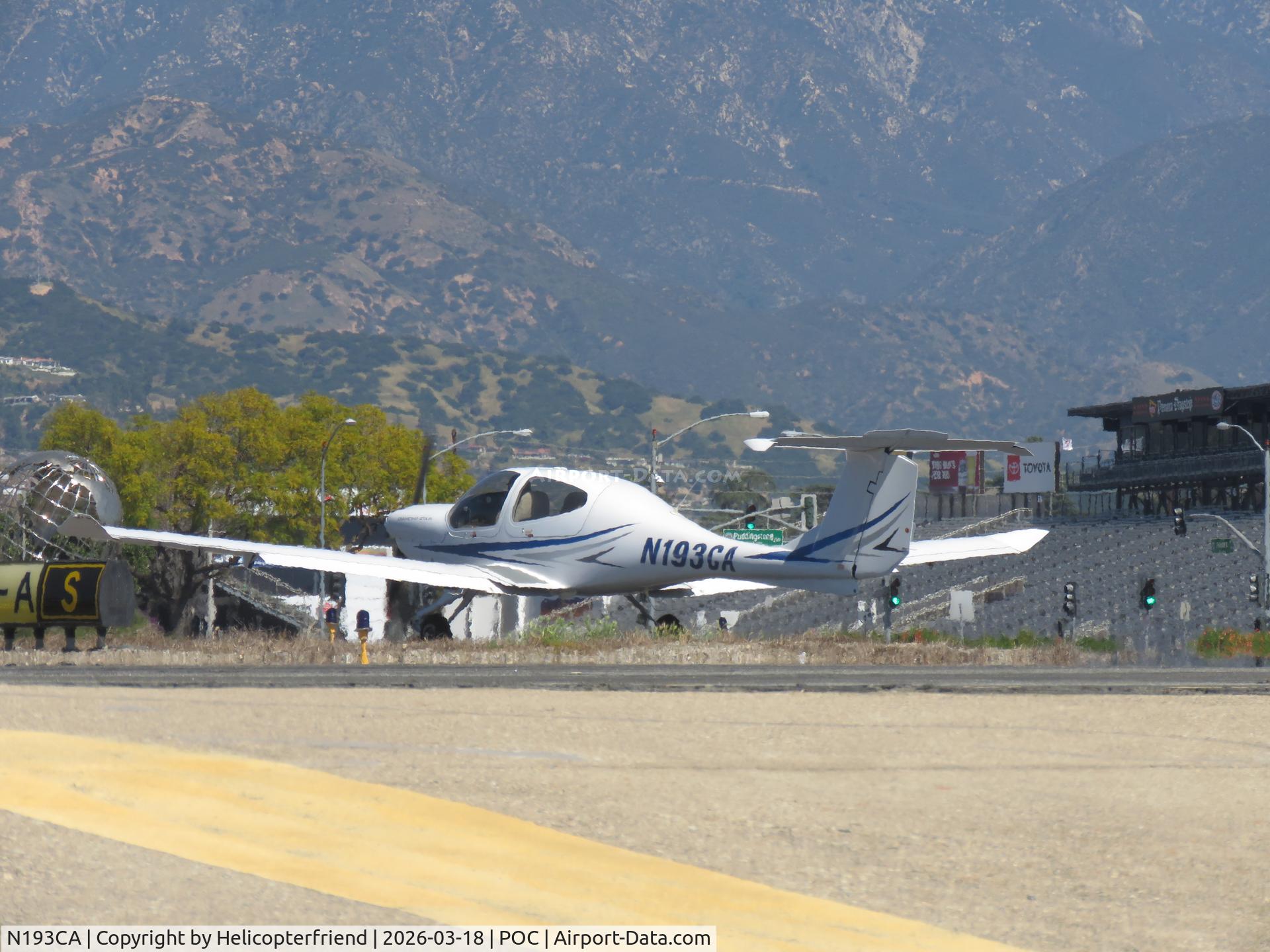 N193CA, 2006 Diamond DA-40 Diamond Star C/N 40.687, Preflight area for runway 26L