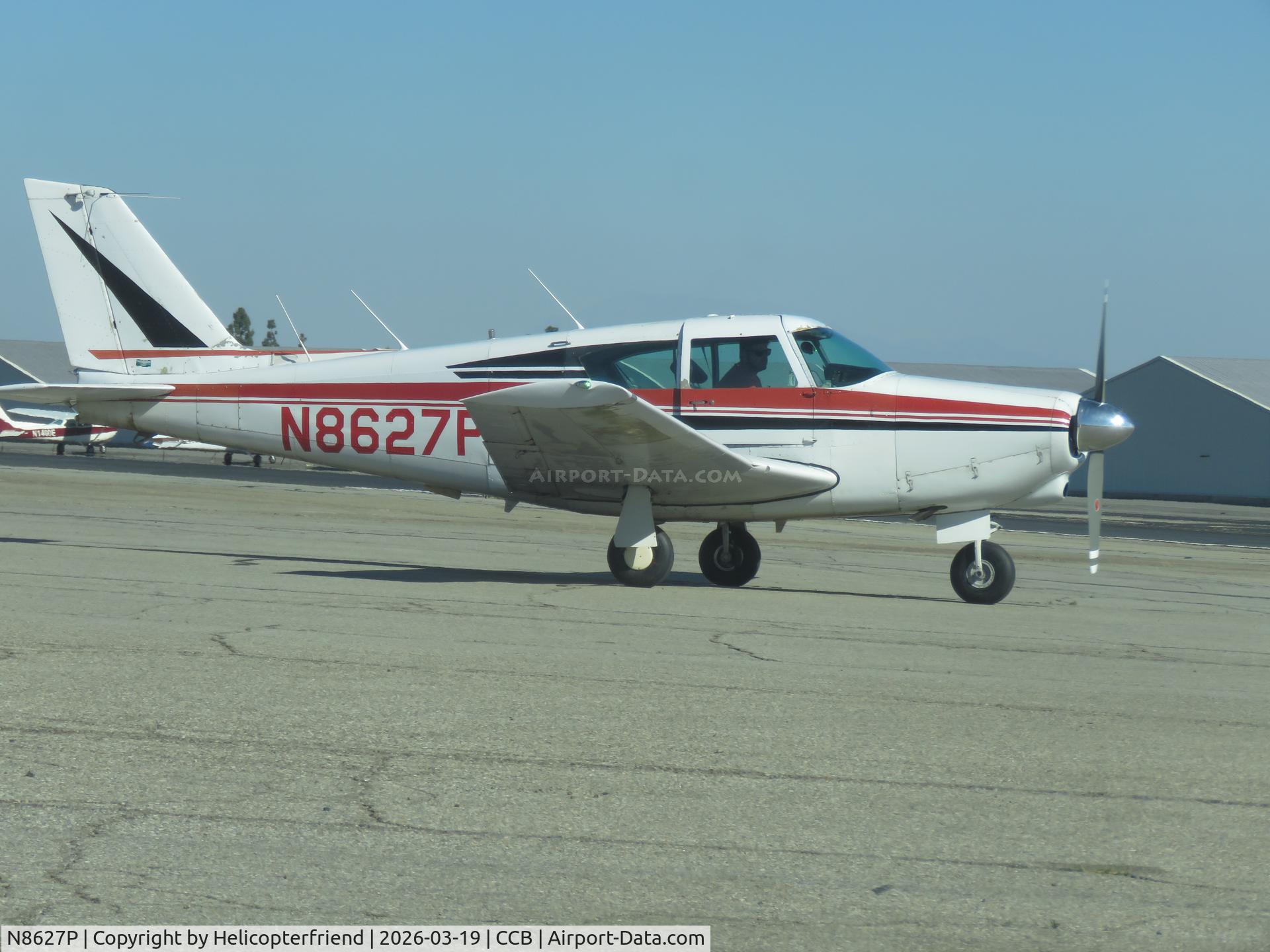 N8627P, 1964 Piper PA-24-260 C/N 24-4101, Taxiing
