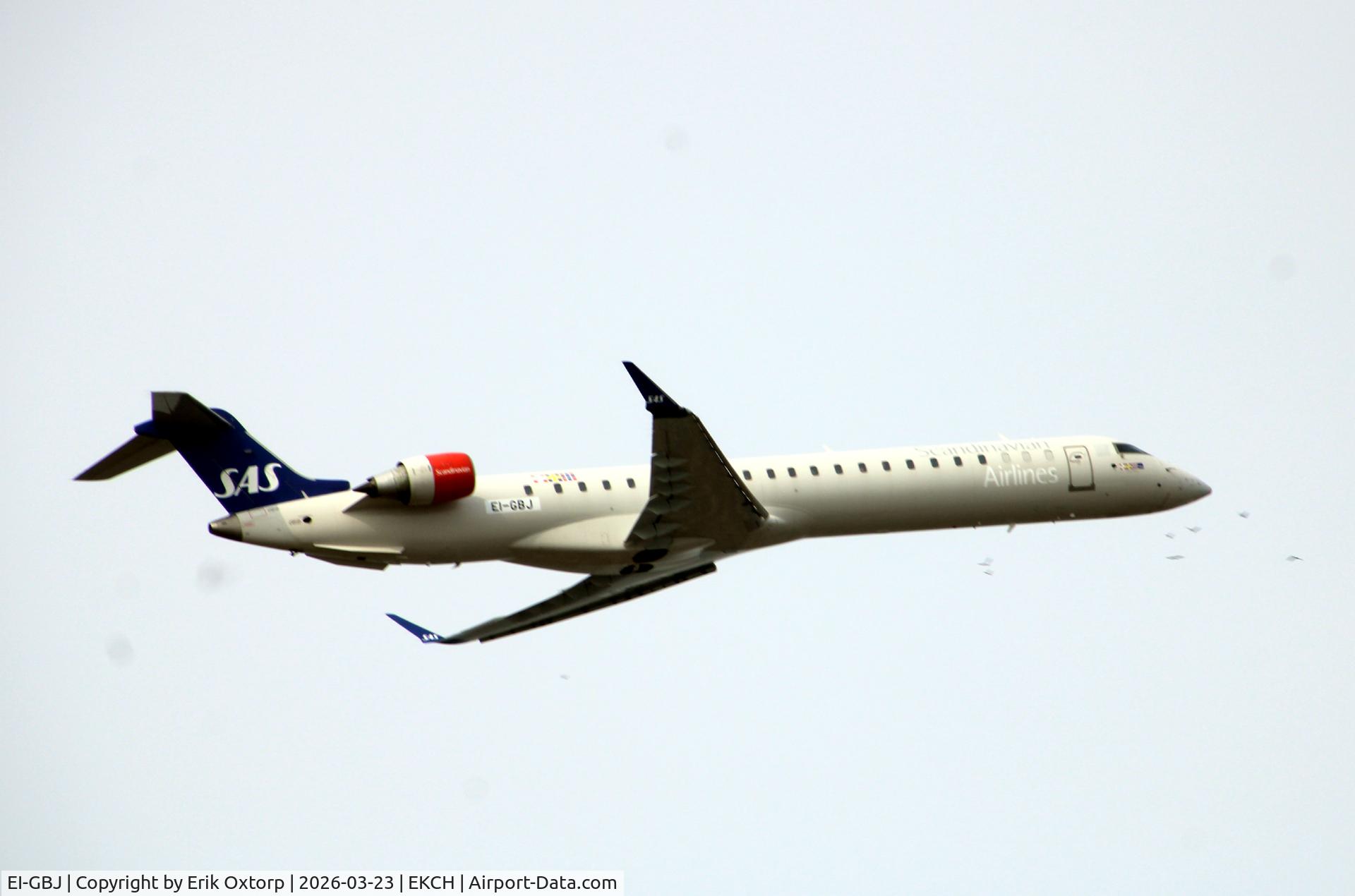 EI-GBJ, 2008 Bombardier CRJ-900LR (CL-600-2D24) C/N 15206, EI-GBJ taking off rw 04R