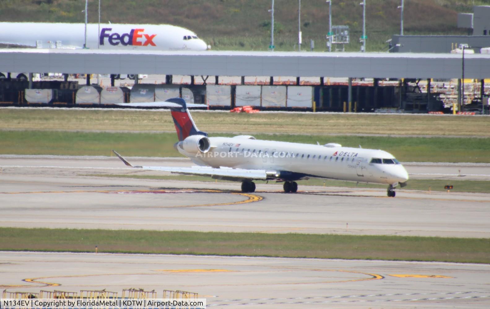 N134EV, 2009 Bombardier CRJ-900ER (CL-600-2D24) C/N 15223, EDV/DAL CRJ9 zx pit-dtw