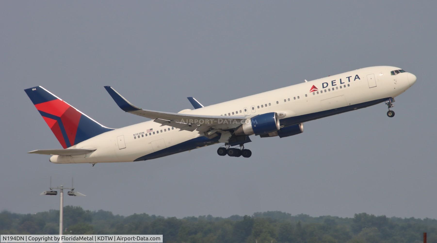 N194DN, 1997 Boeing 767-332 C/N 28451, DAL 763 zx dfw-hnl