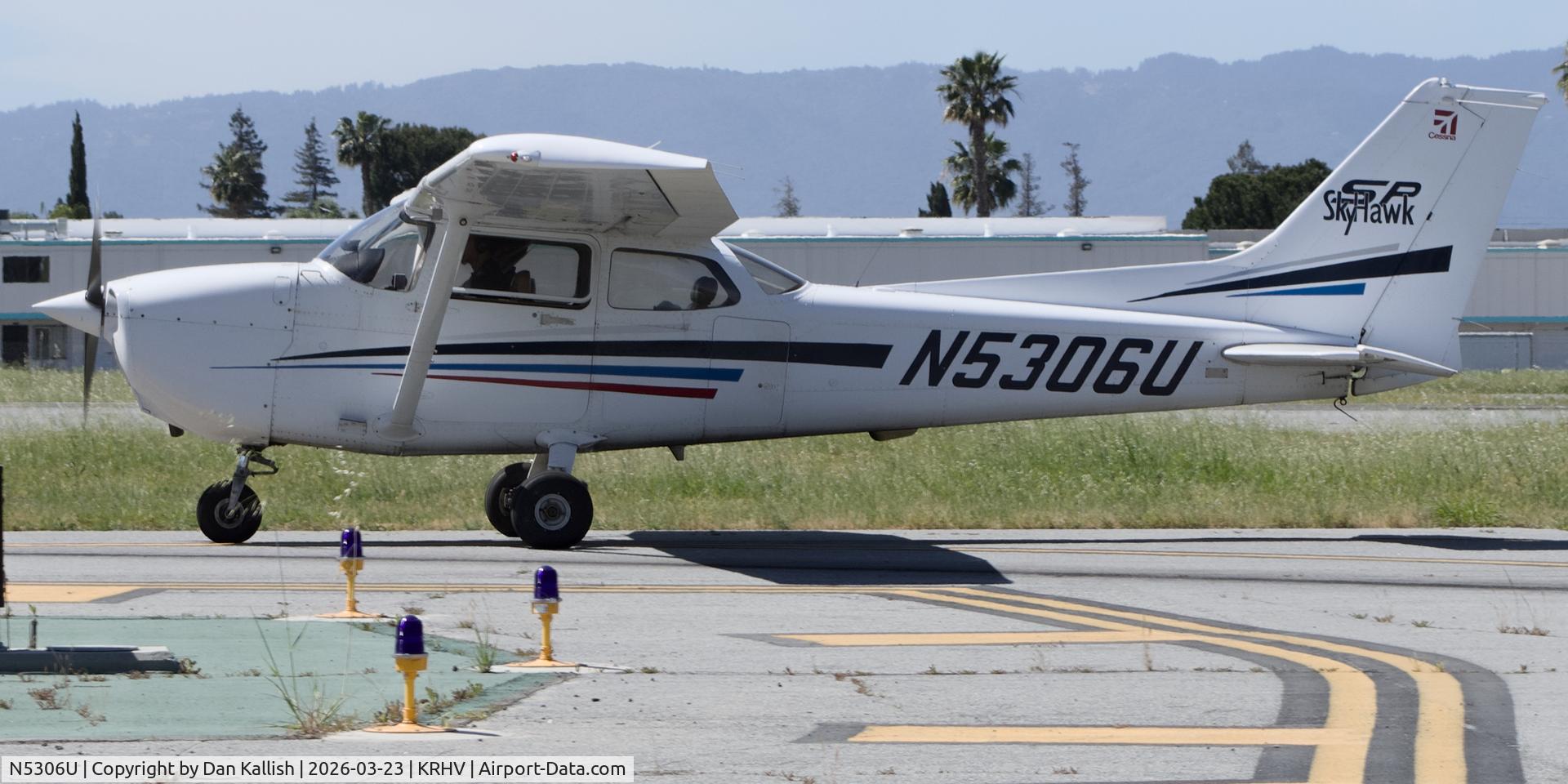 N5306U, 2002 Cessna 172S C/N 172S9264, N5306U SkyHawk taxiing on Y for a 31R take off at RHV