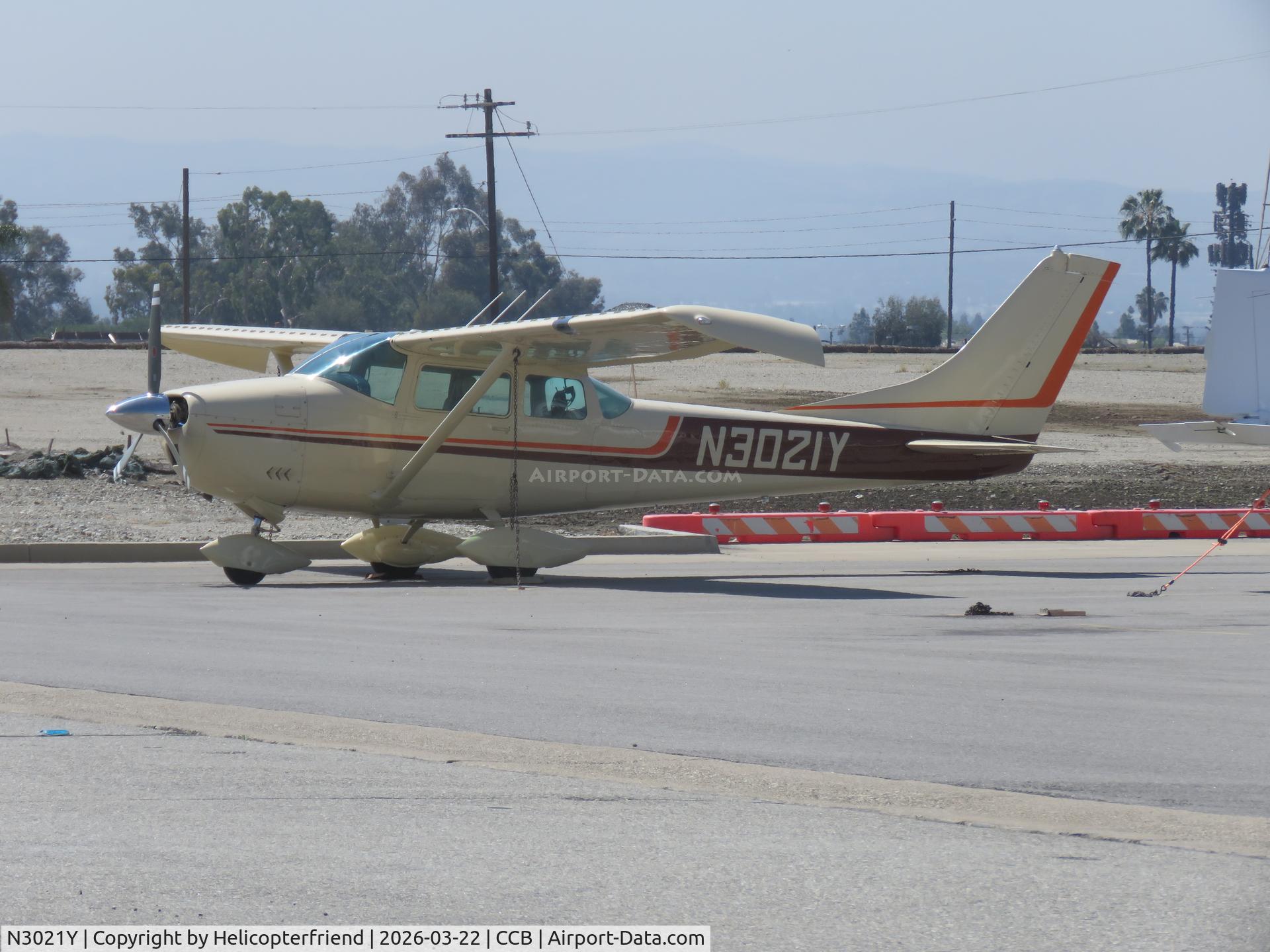 N3021Y, 1962 Cessna 182E Skylane C/N 18254021, Parked in transit parking