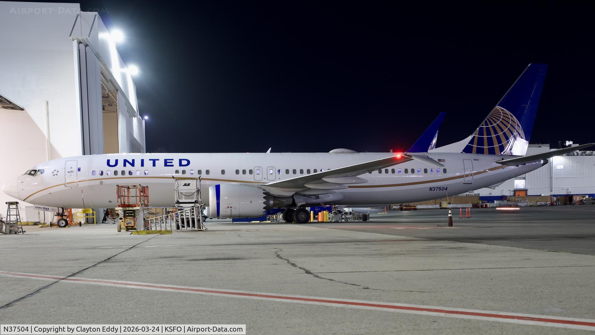 N37504, 2018 Boeing 737-9 MAX C/N 43435, SFO 2026
