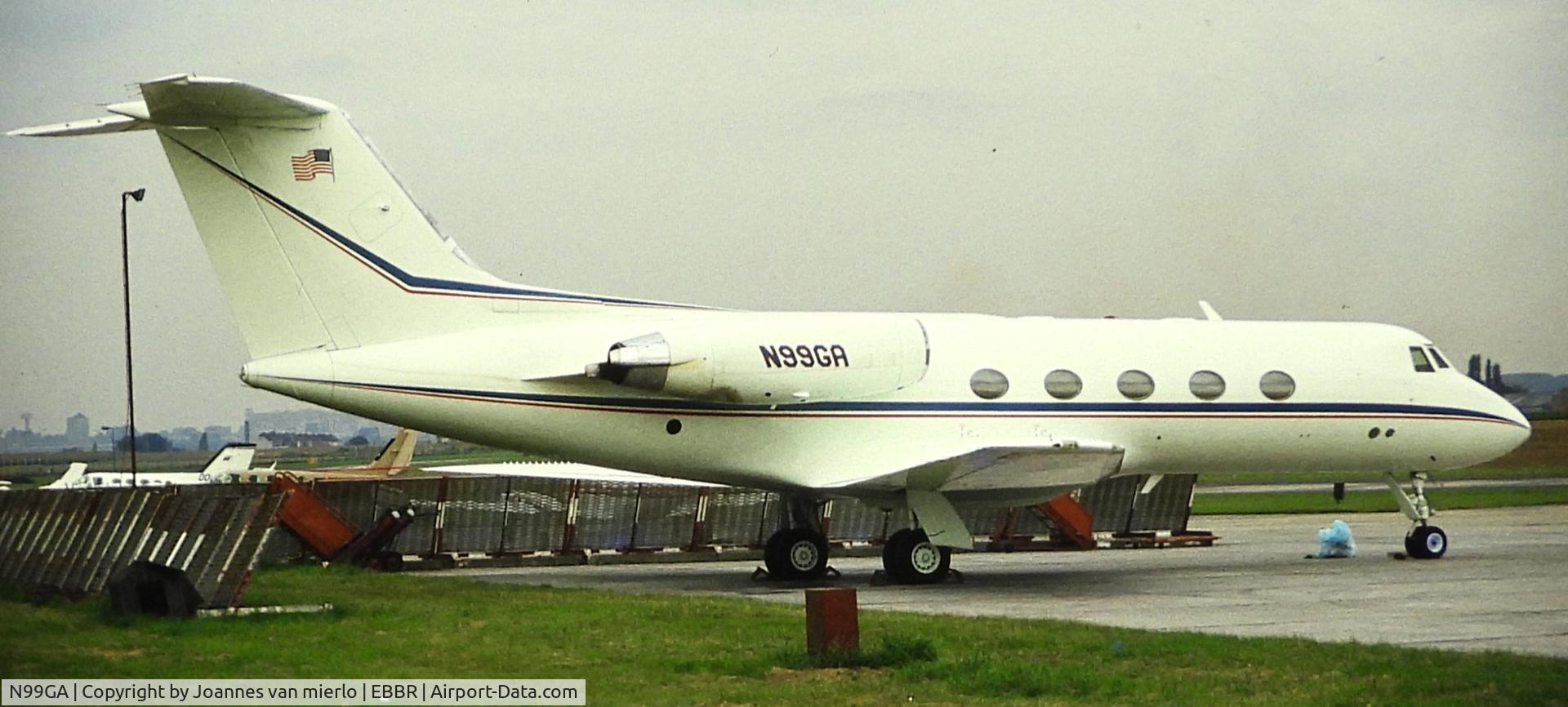N99GA, 1971 Grumman G-1159 Gulfstream II C/N 99, ex-slide