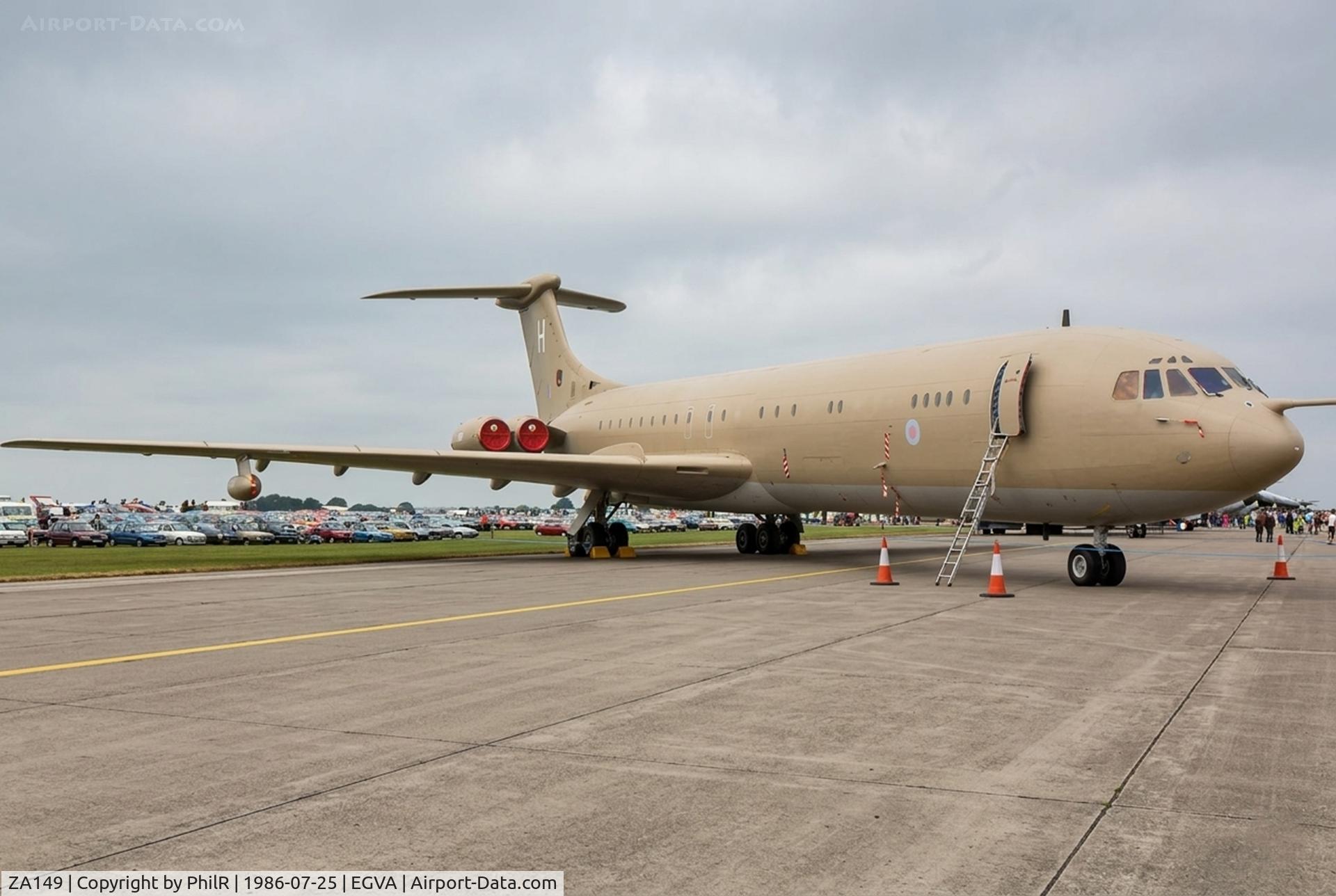 ZA149, 1967 Vickers VC10 K.3 C/N 884, ZA149 1969 Vickers VC-10 K3 RAF IAT 07.86A.jpg