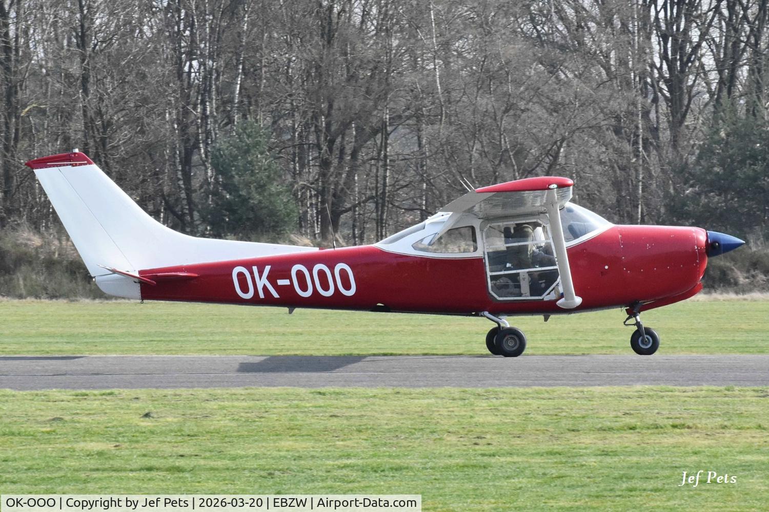 OK-OOO, Cessna R182 II Skylane RG C/N R182-01281, At Genk - Zwartberg.