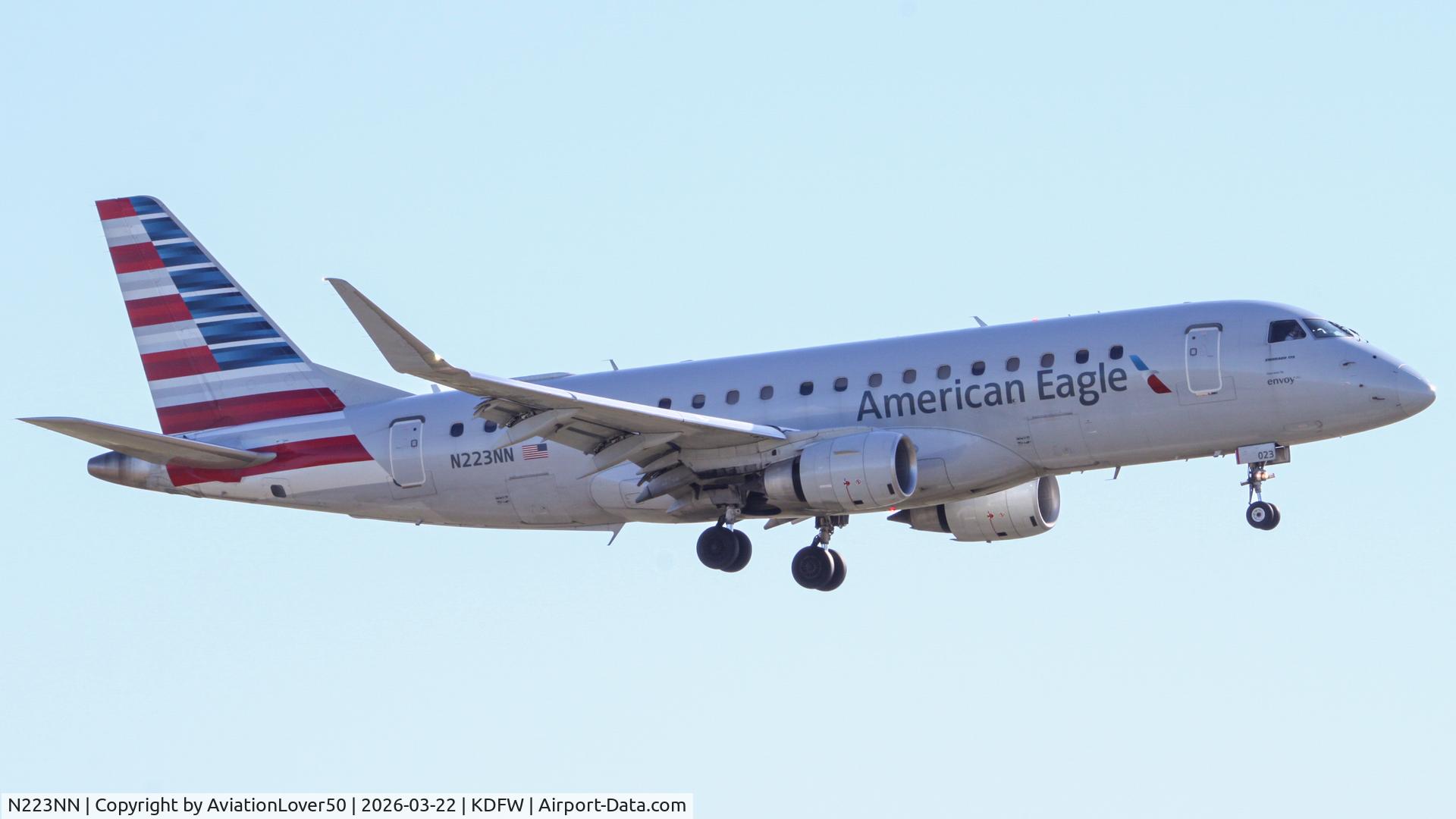 N223NN, 2015 Embraer 175LR (ERJ-170-200LR) C/N 17000529, American Eagle/Envoy E175