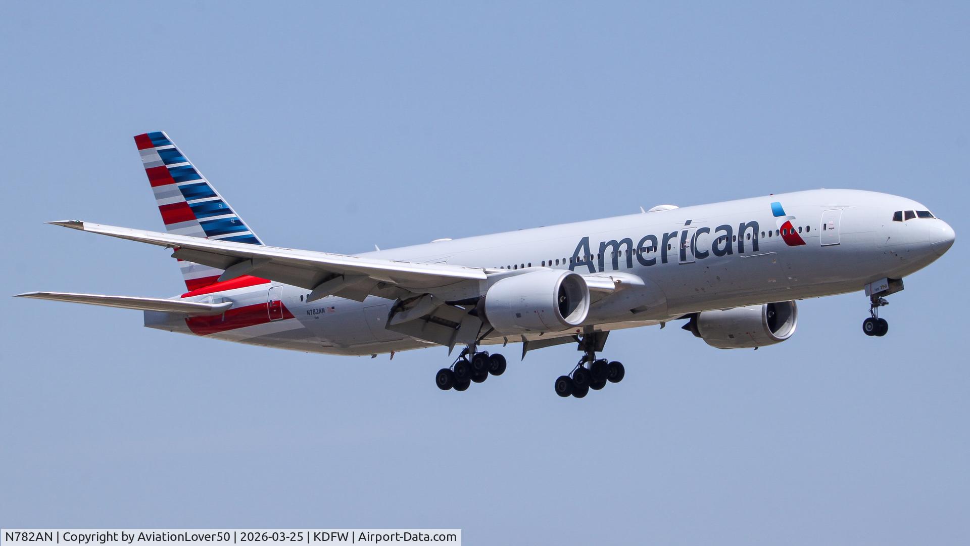 N782AN, 2000 Boeing 777-223 C/N 30003, American 772