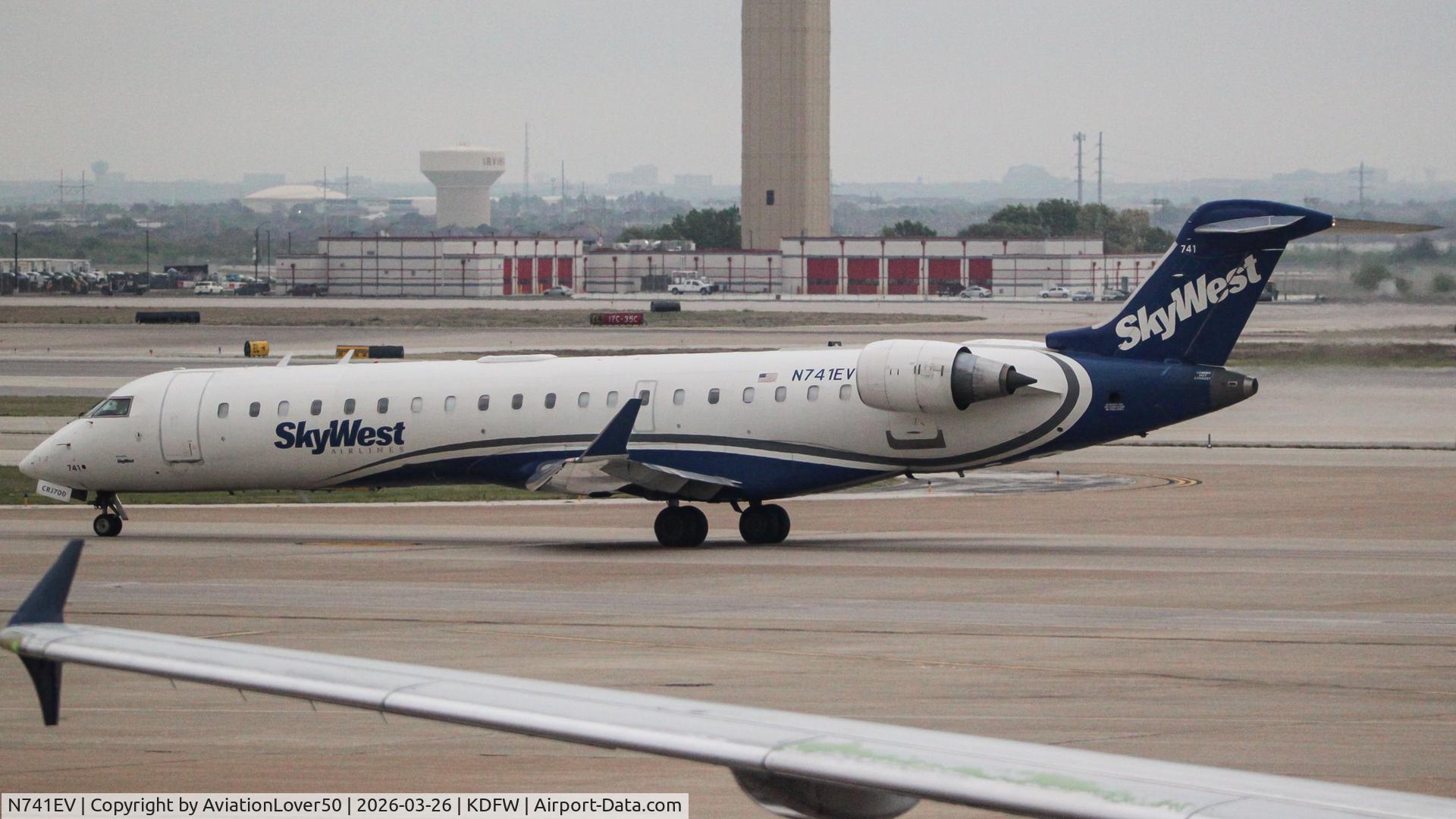 N741EV, 2004 Bombardier CRJ-701ER (CL-600-2C10) Regional Jet C/N 10155, SkyWest CRJ7