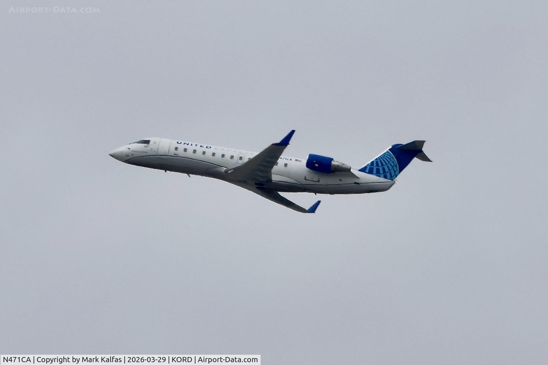 N471CA, 2002 Bombardier CRJ-200ER (CL-600-2B19) C/N 7655, CRJ2 SkwWest/United Express Bombardier CRJ-200ER departing 27L KORD