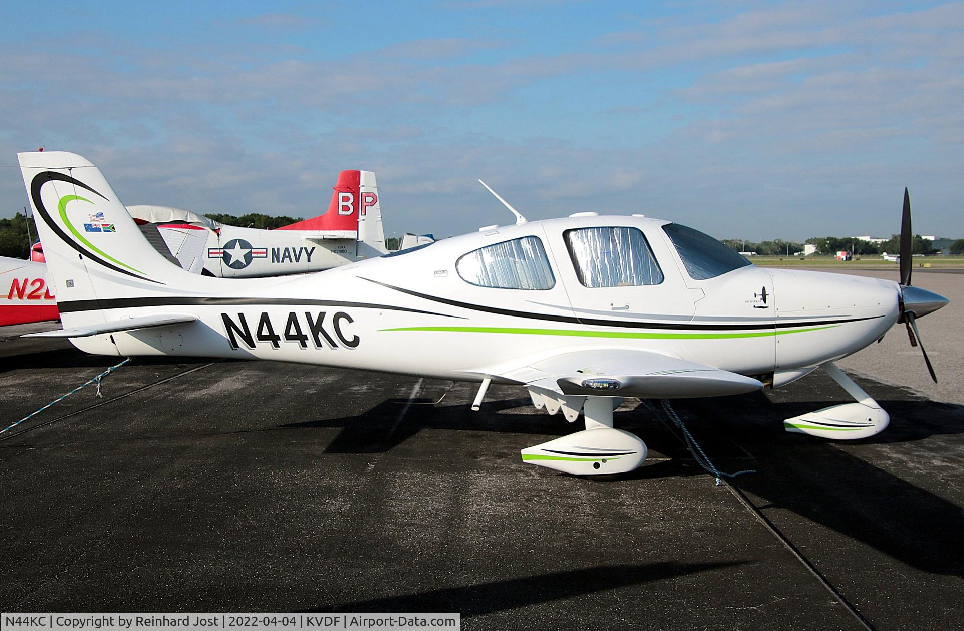 N44KC, 2003 Cirrus SR-22 C/N 0516, Cirrus SR22 at Tampa Executive, FL
