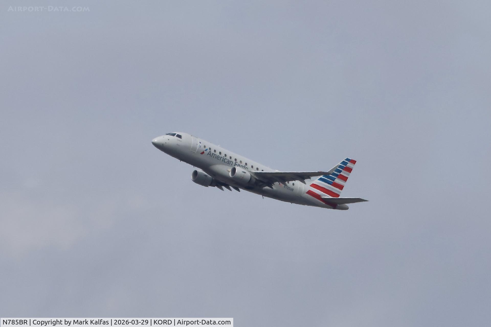 N785BR, 2004 Embraer 170SE (ERJ-170-100SE) C/N 17000056, E170 Envoy / American Eagle EMBRAER ERJ 170-100 SE N785BR departing 27R KORD