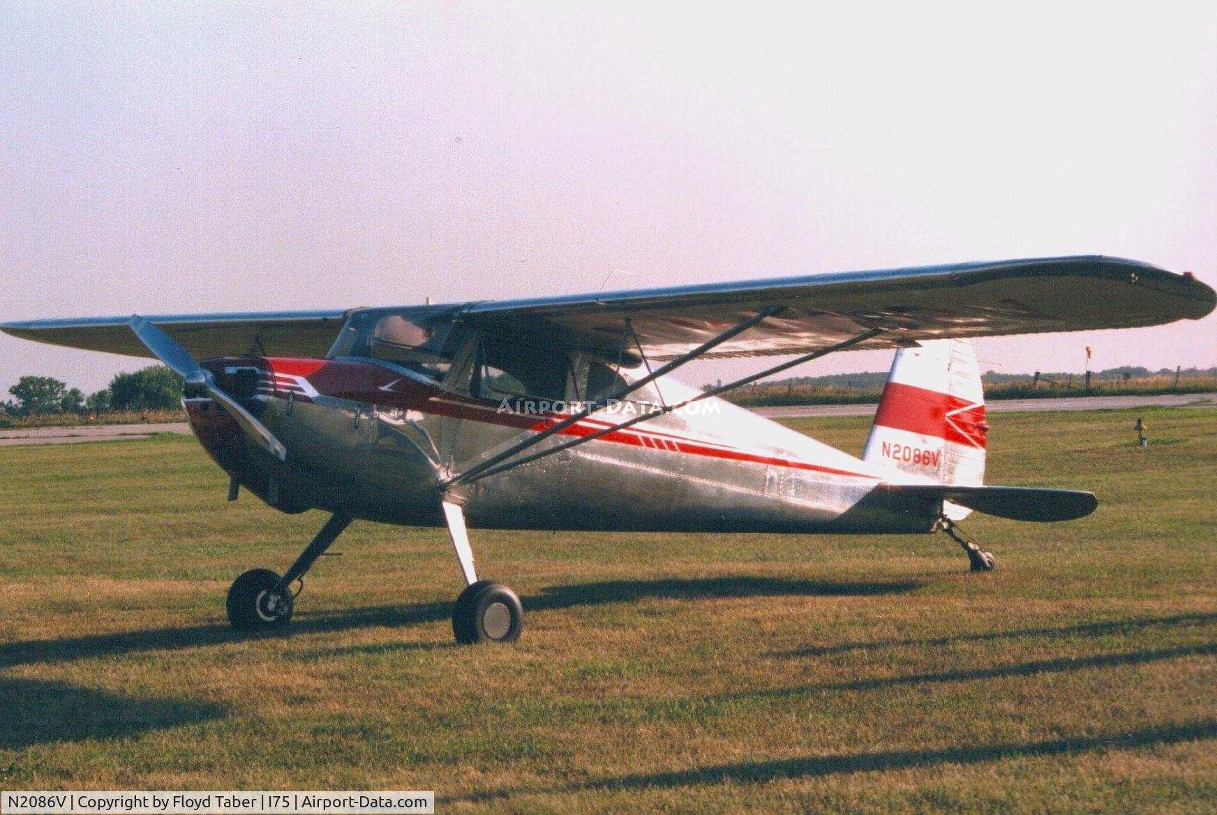 N2086V, 1948 Cessna 140 C/N 14369, In the grass