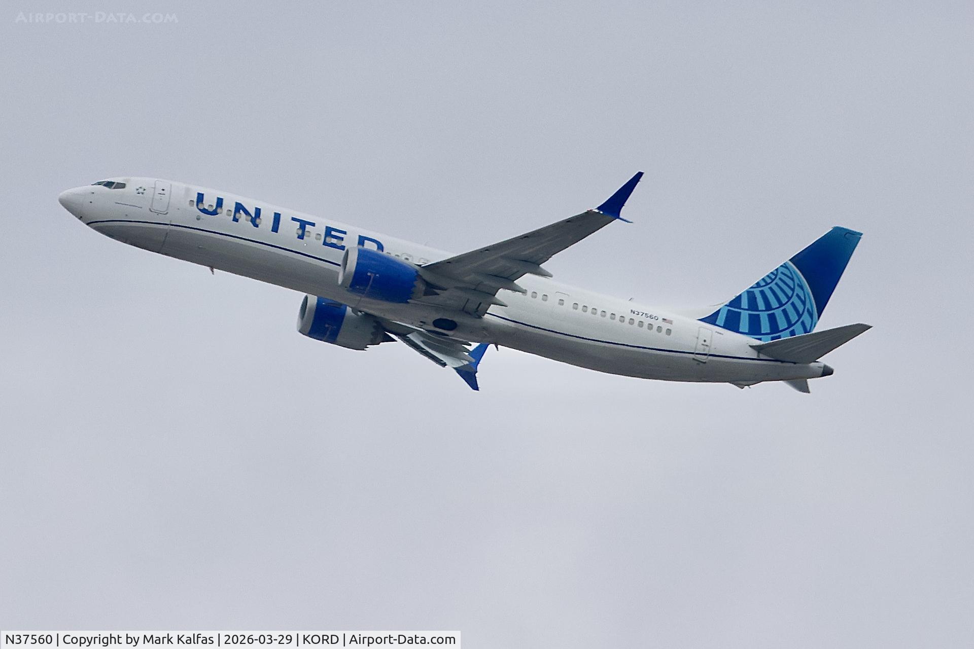 N37560, 2023 Boeing 737-9 MAX C/N 67184, B39M United Boeing 737-9 MAX N37560 departing 27L KORD