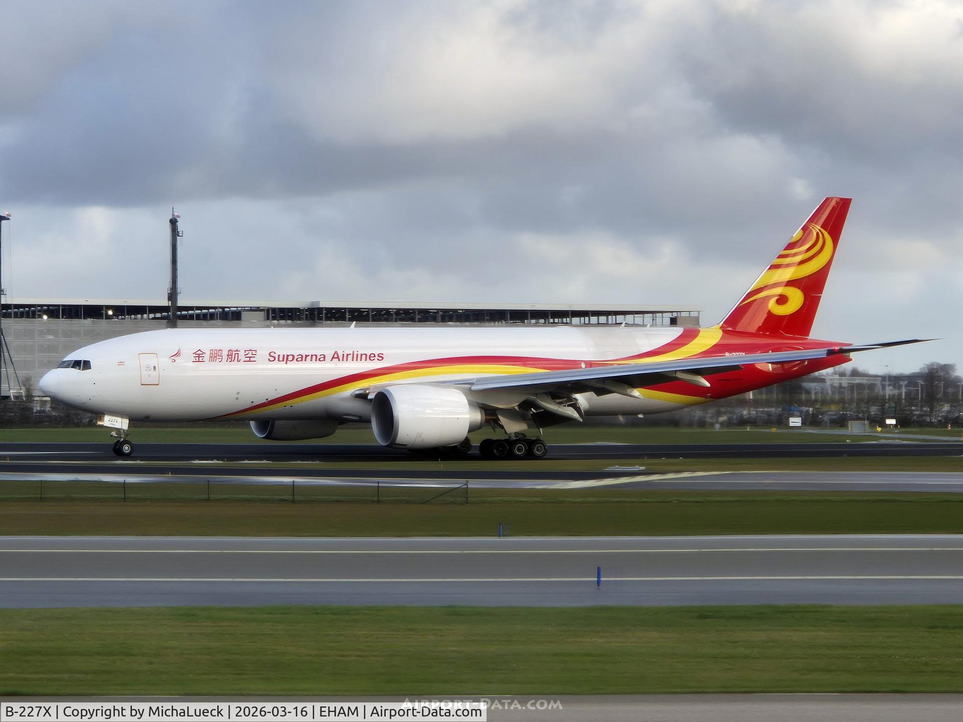 B-227X, 2025 Boeing B-777X C/N 70289, At Shiphol