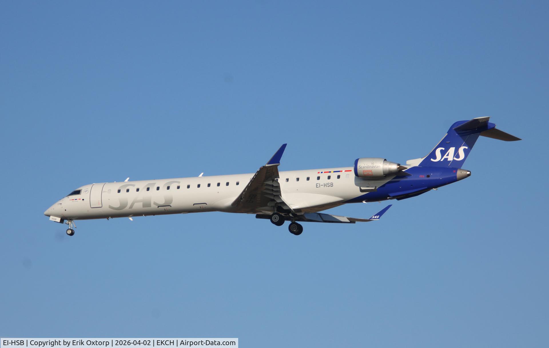 EI-HSB, 2006 Bombardier CRJ 900LR (CL-600-2D24) C/N 15083, EI-HSB landing rw 22L