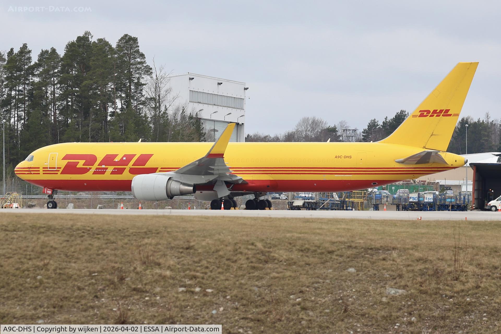 A9C-DHS, 2003 Boeing 767-323/ER C/N 33087, Ramp R