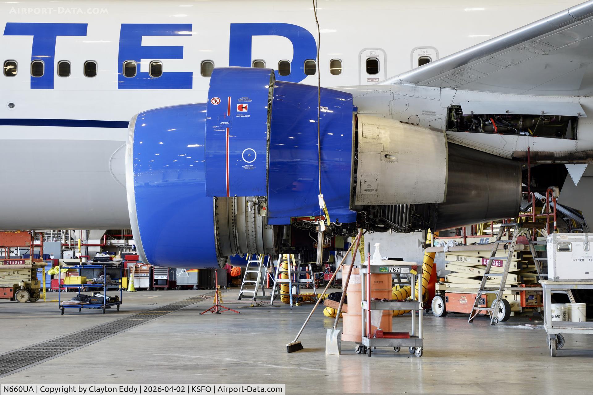 N660UA, 1993 Boeing 767-322/ER C/N 27115, PW4000 engine SFO 2026