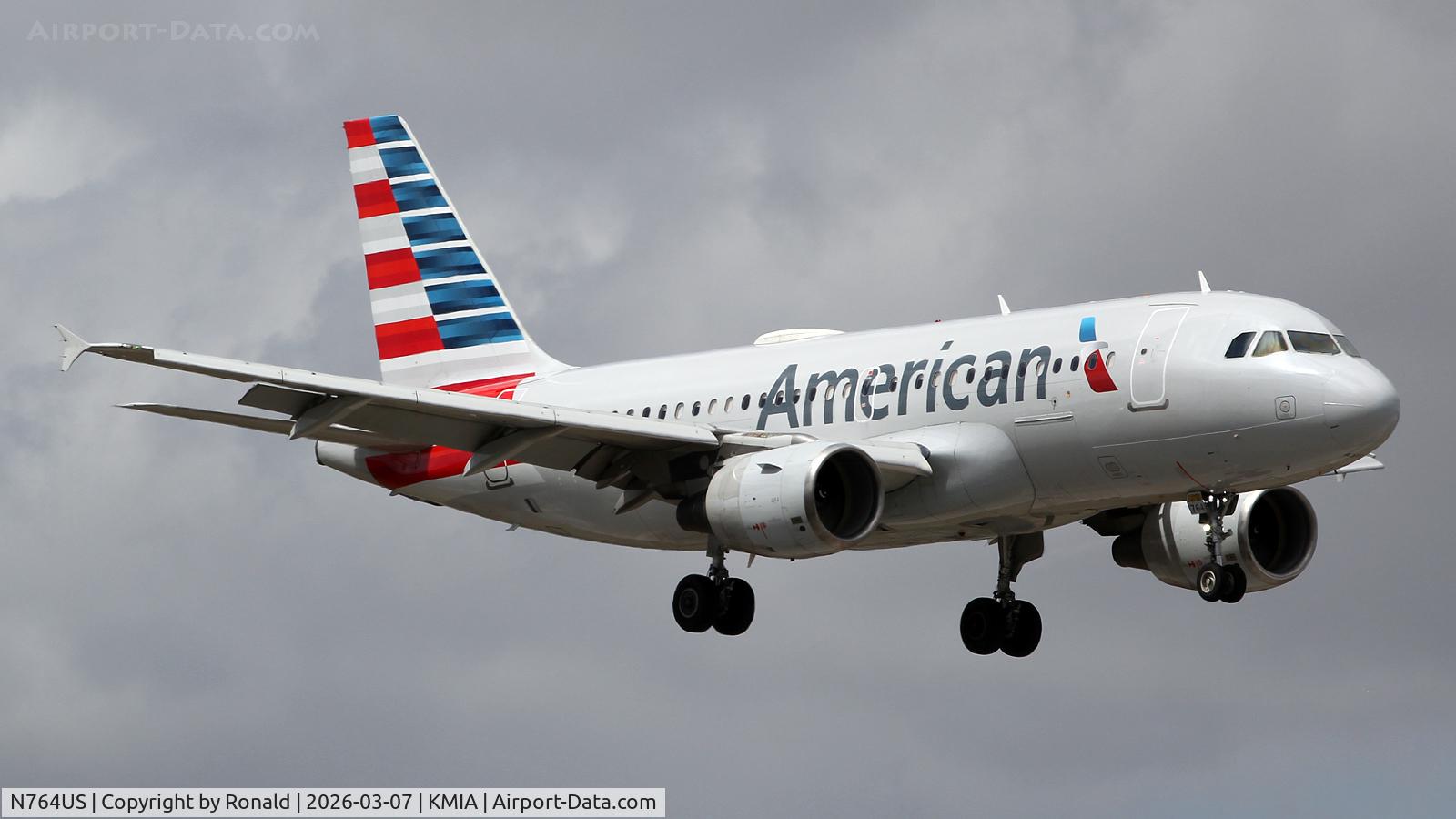N764US, 2000 Airbus A319-112 C/N 1369, at mia