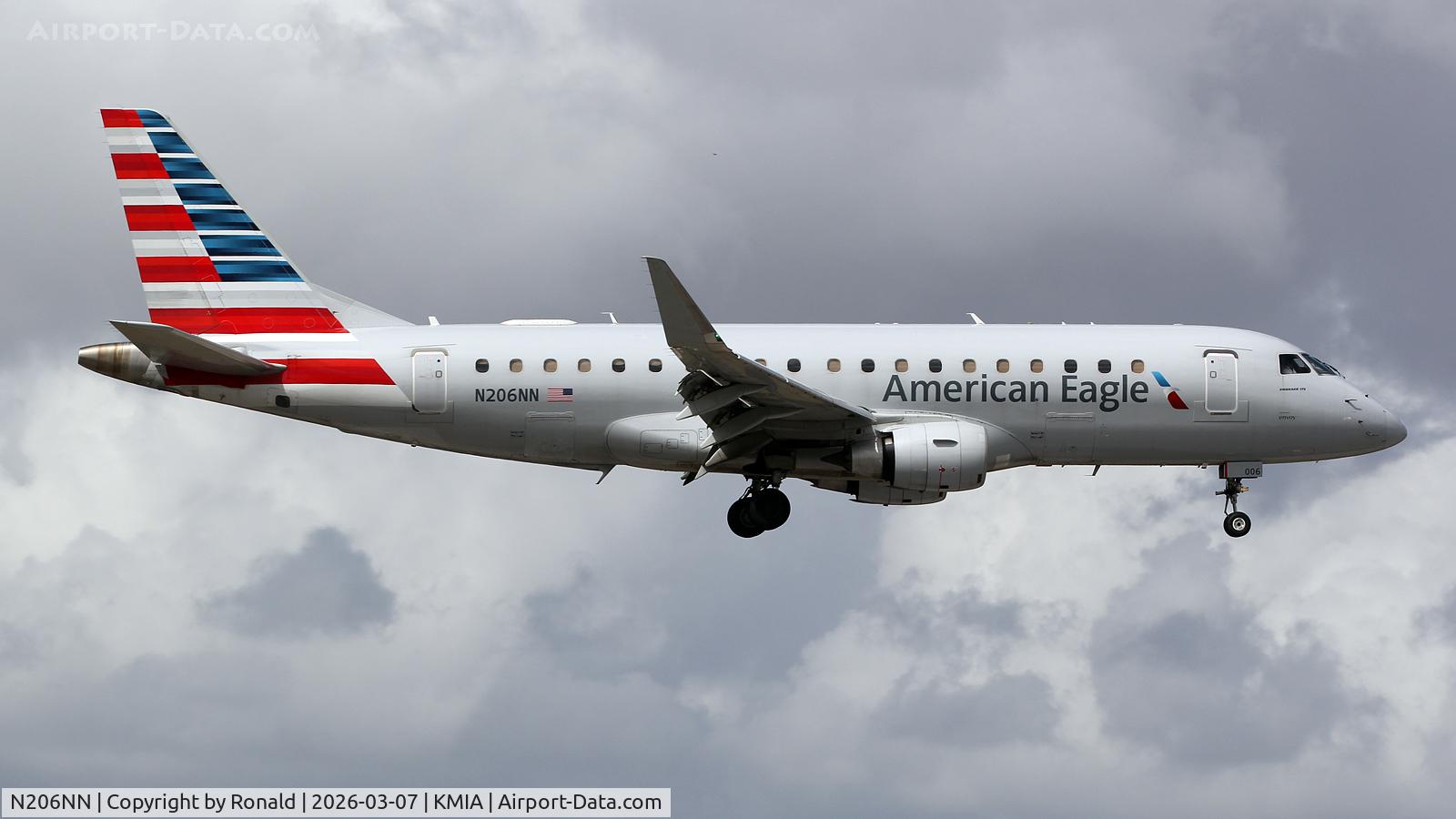 N206NN, 2015 Embraer 175LR (ERJ-170-200LR) C/N 17000489, at mia