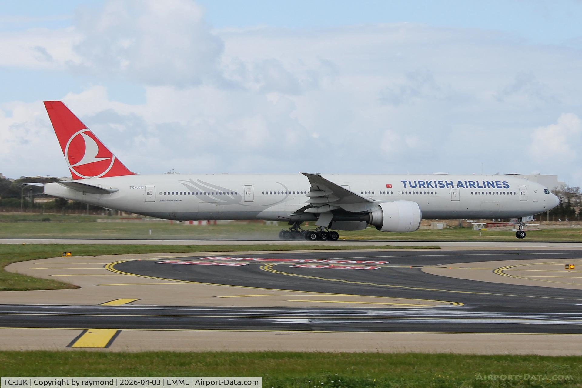 TC-JJK, 2010 Boeing 777-3F2/ER C/N 40711, Boeing 777-3F2/ER reg TC-JJK of Turkish Airlines rolling RW31 departing Malta to Istanbul.