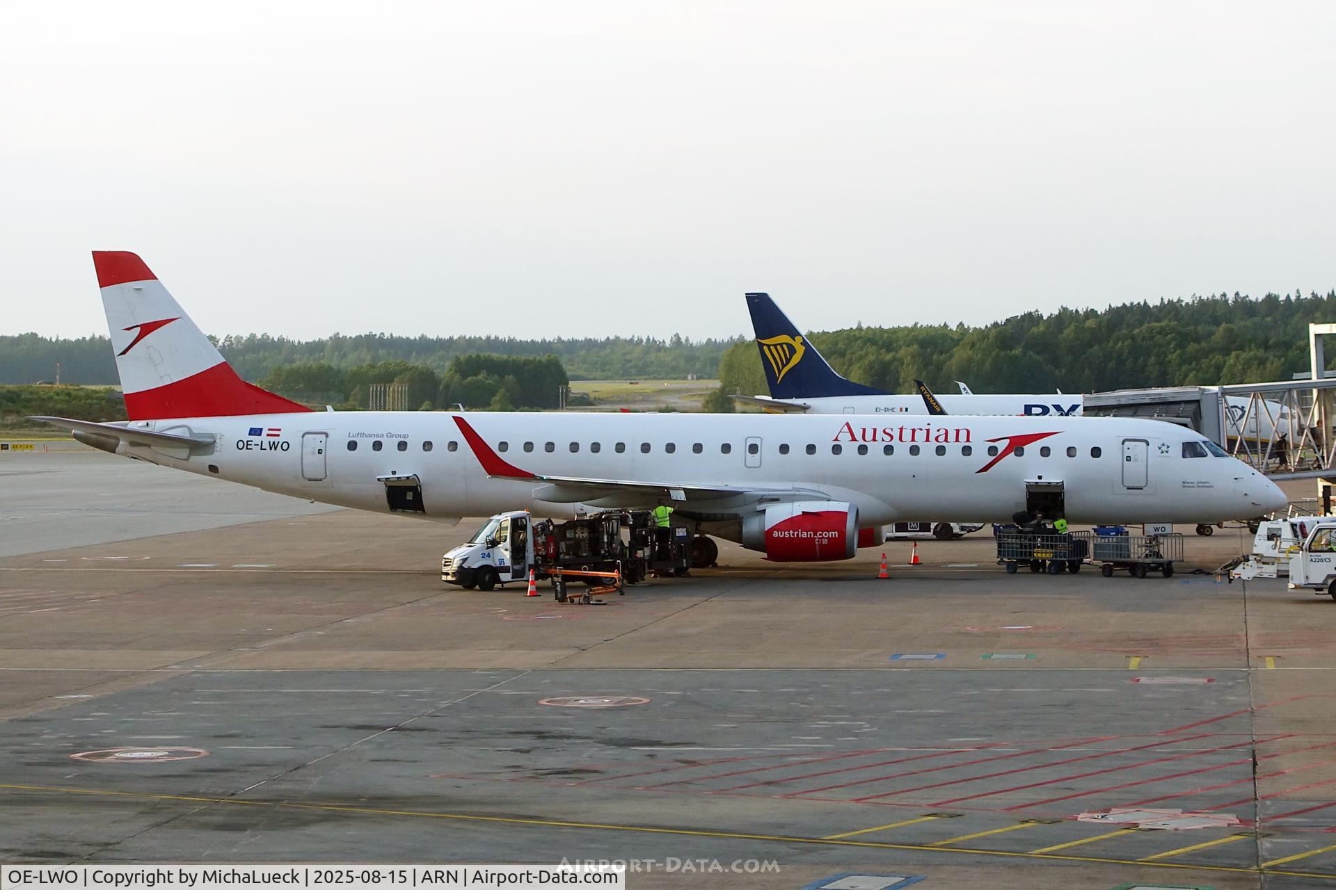 OE-LWO, 2012 Embraer 195LR (ERJ-190-200LR) C/N 19000555, At Arlanda